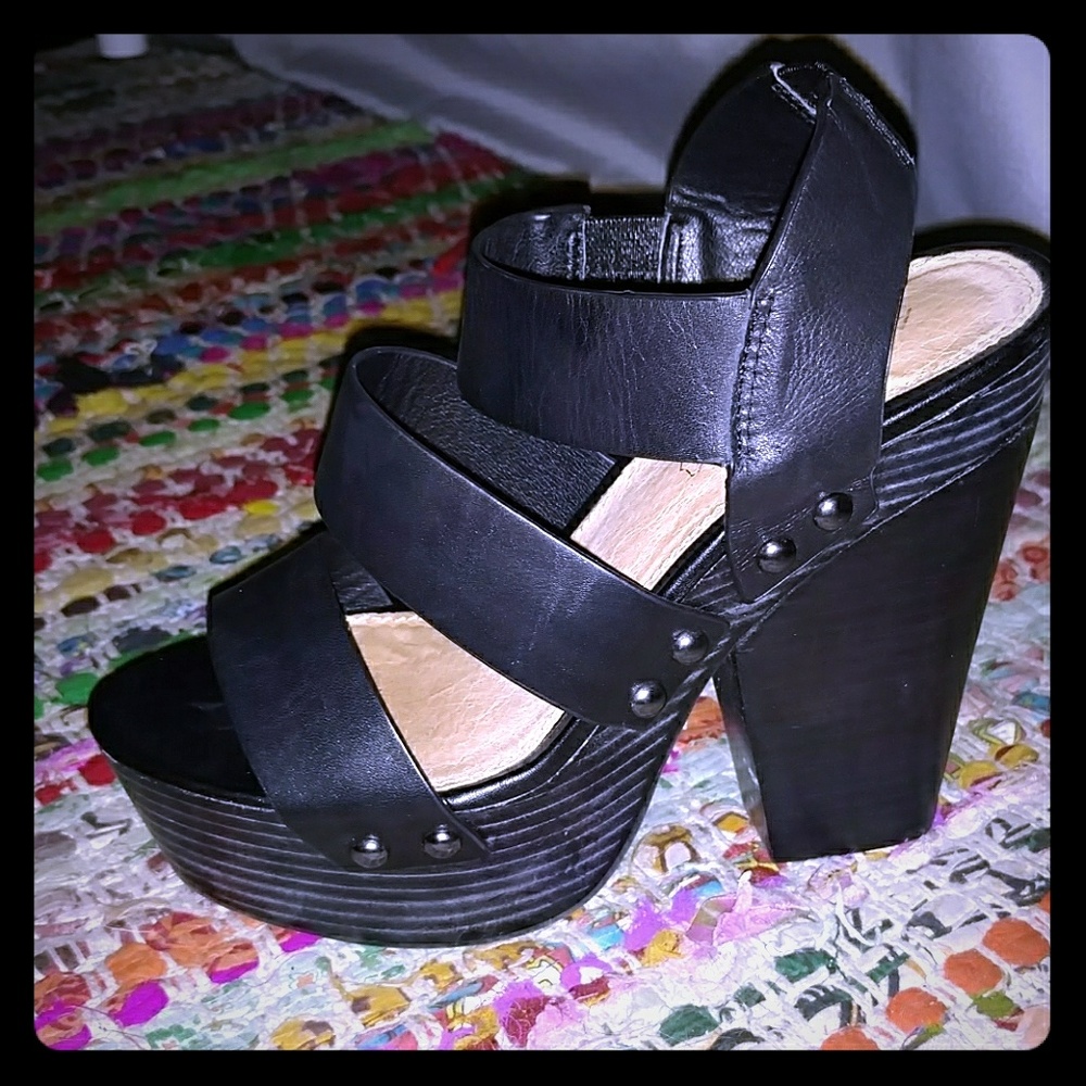 Amazing ALDO platforms